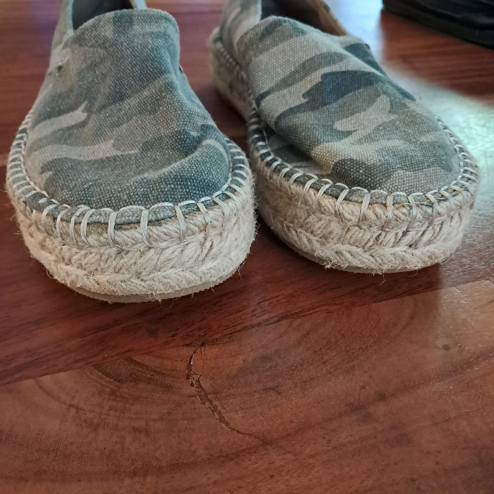 Splendid Laney Sage Camoflauge espadrille Flats